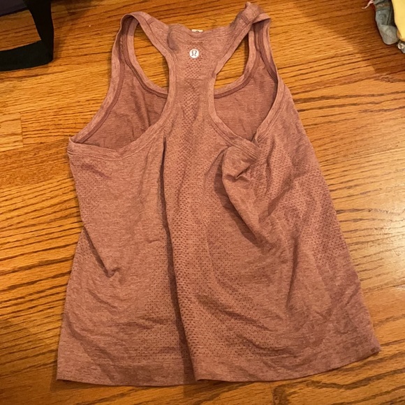 Swiftly Tech Racerback Lululemon Tank Top - Picture 3 of 3